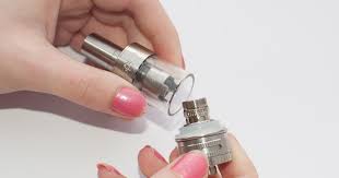 Well when i unscrewed my rda i noticed the 510 pin was. How To Remove Ecig Vape Tank Stuck On Battery Mod How To Use Ecig Cigarette Vape Pens