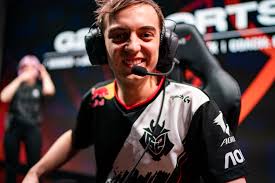 Does that mean only naturally talented people a professional gamer career is all about hard work. How To Become A League Of Legends Pro Gamer Red Bull