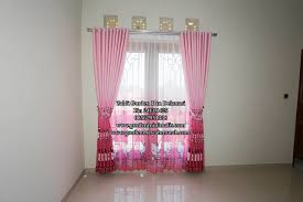 Ada dua variasi gorden cascade, ada yang sama panjang atau panjangnya di salah satu sisi saja. 35 Trend Terbaru Model Gorden Jendela Ikat