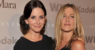 Последние твиты от jennifer aniston (@jenniferannistn). Friends Fame Jennifer Aniston Courteney Cox Did This One Thing Together We Wish We Could Be A Part Of It Too
