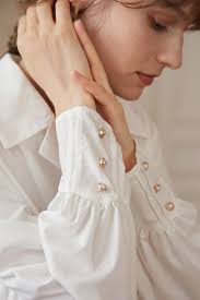 Ann V-Neck Puff Sleeve Blouse