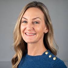 Janet Cerda's Instagram, Twitter & Facebook