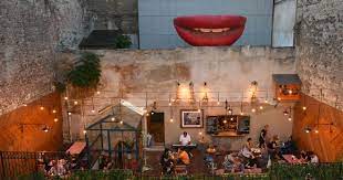 De belangrijkste winkelstraat van boedapest is váci utca. Budapest