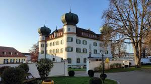 Die ersten kinder ziehen am 7. Schloss Offenstetten Wikipedia