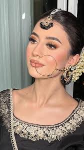 Sadia Chaudhry's Instagram, Twitter & Facebook