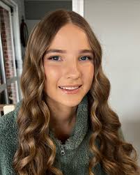 Blondes, Balayage & Soft Glam Makeup