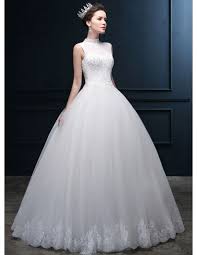 Sans oublier la séduction, les robes de mariée rosa clara soft 2021 proposent un style aérien soigné. Robe De Mariee Ligne Trapeze Jupe Ample En Tulle Col Montant Online