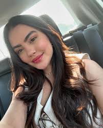 Caroline Villa's Instagram, Twitter & Facebook