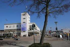 The zeppelin museum friedrichshafen is a museum in friedrichshafen on lake constance in germany, the birthplace of the zeppelin airship. Zeppelin Museum Friedrichshafen Der Bodensee