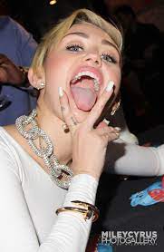 Miley Cyrus : r/mileycyrustongue