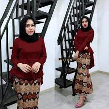 Model baju batik atasan terbaru. Jual Atasan Brukat Modern Rok Batik Model Baru Setelan Rok Duyung Stelan Kebaya Kekinian Brokat Modis Baju Pesta Wanita Set Pakaian Dewasa Di Lapak Toko Nephkley Bukalapak