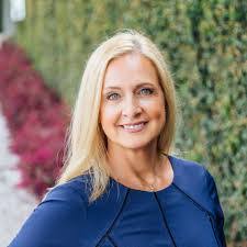 Lori Machado's Instagram, Twitter & Facebook