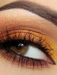 Maquillage yeux grande paupiere mobile. 8 Astuces Pour Choisir Son Maquillage En Fonction Da La Couleur De Ses Yeux Et De Ses Cheveux