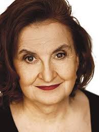 Eva holubová je již řadu let jednou z největších hvězd českého filmu, i když ve spojení s ní se tohoto termínu neužívá.holubová, rozená šafrová se narodila do rodiny bývalého stranického funkcionáře, po roce 1968 dělníka, matka byla účetní. Eva Holubova Lide Ceska Televize