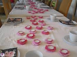 Einfache tischdeko zum geburtstag selber machen. Diy Blumige Tischdeko Fur Einen Geburtstag Funkelfaden