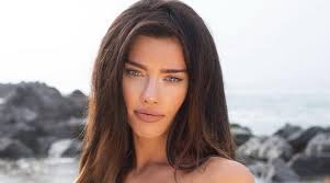 Berani dan Cantik: Jacqueline MacInnes Wood Lahirkan Bayi Lelaki Bangkit  Ruspoli