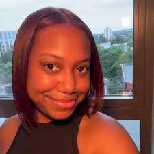 Robyn Flannery's Instagram, Twitter & Facebook