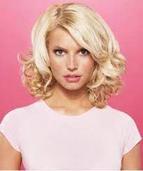 The best option is a hairstyle with layers. 22 Fashion Tips For Broad Shoulder Women How To Reduce Broad Shoulders