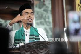 Ustadz abdul somad menikah pada usia 31 tahun di tahun 2008. Kata Uas Tentang Wacana Penghapusan Peradilan Agama Republika Online