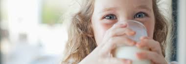 L'allergie au lait est une réaction immunitaire défavorable à une ou plusieurs protéines dans le lait de vache. L Allergie Au Lait Chez L Enfant I Cerballiance