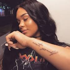 Sarah Caesar (sarahcaesar77)