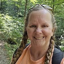 Marianne Courey's Instagram, Twitter & Facebook