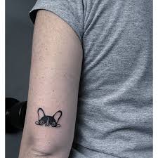 If you wanna make a frenchie tattoo, it doesn't mean you should choose a typical portrait😀. Tattoo Tatuagem Tattooart Tattoodelicada On Instagram Trendy Tattoos Tattoos For Dog Lovers Tattoo Designs