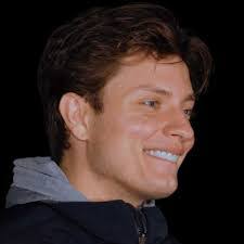 Steven Rife's Instagram, Twitter & Facebook