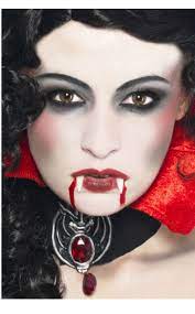 Vampire Makeup Complete The Perfect Vampire Costume With A Vampire Makeup Set Skelet Make Up Halloween Make Make Up Diy