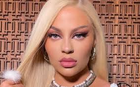Maybe you would like to learn more about one of these? Called A Transvestite Luisa Sonza Raises Discussion About Transphobia On The Web Entertainment Prime Time Zone