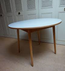 Take your kitchen or dining area to the next level with our innovative style leaf table. Vintage Round Table Cees Braakman For Pastoe Beechwood Formica