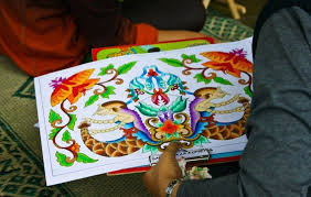 Motif Batik Bunga Warna Warni Warna Warni Batik Dalam Imajinasi Anak Indonesia Oleh Hendra Download Baju Batik Warna Hijau Dengan Berba Di 2020 Bunga Warna Batik