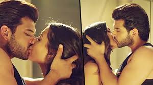 Karan Kundras HOT Lip-Lock In Do Chaar Din SONG | Ruhi Singh