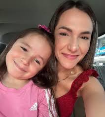 Deborah Gomes (@deborahgomes19) • Instagram photos and videos