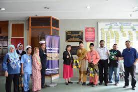 Dengan peningkatan infrastruktur dan tenaga kerja, pada khamis, 12 jun 2008, nama hospital telah ditukar ke hospital raja permaisuri bainun. Jkr Perak On Twitter Bersempena Program Imarah Ramadhan Pengarah Kerja Raya Perak Bersama Timbalan Kerja Raya Perak Menyerahkan Bubur Kepada Staf Dan Juga Org Ramai Di Hospital Rajapermaisuri Bainun Ipoh Moworks Jkrmalaysia