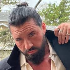 Joshua Lapin's Instagram, Twitter & Facebook