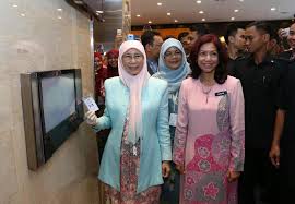 Soalan temuduga berkaitan kementerian pembangunan wanita, keluarga dan masyarakat (kpwkm). Wan Azizah Mula Tugas Menteri Wanita Dan Pembangunan Keluarga