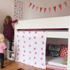 Ikea kinderbetten bieten ein sicheres plätzchen zum schlafen. Was Ist Das Richtige Alter Fur Ein Hochbett Unser Neues Kinderzimmer Sarahplusdrei