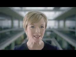 Popular For Being A Newsreader With Itv News Look At Julie Etchingham S Net Worth Career Height Husband Children Family In Her Etchingham Newsreader Ten