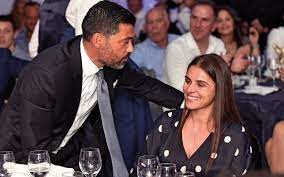 This is the profile site of the manager sérgio conceição. Sergio Conceicao E A Paixao De Infancia Conheceu A Mulher Com 14 Anos Vip Pt