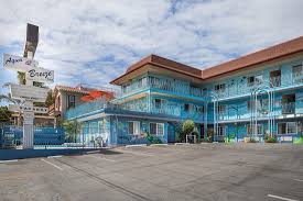Clean But Scary Review Of Aqua Breeze Inn Santa Cruz Ca Tripadvisor With our hotwire hot rate, we hide your hotel's name, but not the price you pay. aqua breeze inn santa cruz ca