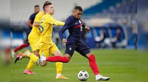 Anthony martial scores france's equaliser against ukraine in kiev franck fife afp. Giroud Netted Twice As France Demolition Ukraine 7 1 Foto En Tempo Co