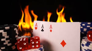 Una partida de continental se compone de siete manos o juegos, debiéndose realizar en cada una de ellas una combinación distinta de tríos o escaleras, con una mayor dificultad cada vez. Juegos Cartas Poker Dices Chips Toolswinning Games Que Tiene Muchos Video De Stock C Okanakdeniz 265648616