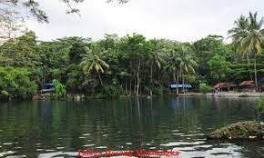 Talaga herang adalah sebuah danau kecil di perbatasan tiga desa yaitu jerukleueut, padaherang, dan desa lengkongkulon di distrik sindangwangi, majalengka dahulu, daerah ini merupakan kawasan di distrik rajagaluh. Liburan Seru Di Kawasan Wisata Talaga Herang Majalengka
