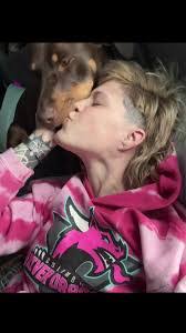 Shelby Conner's Instagram, Twitter & Facebook