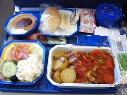 أي طيران عربي يقدم أفضل الوجبات رصيف 22