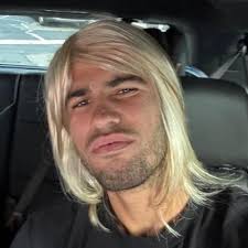 yan.krad.yan.sin ⵣ (@Rojo3_lilah)