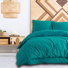 Ev tekstili kategorisi altında sunulan çift kişilik nevresim takımı modelleri, ürünlerin renklerine, desenlerine, baskılarına, ebatlarına, yapıldıkları malzemelerine göre farklılık gösteriyor. Nevresim Takimi