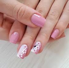 Uñas violetas y flores en distintos tonos de violeta. Flowers Little Flowers Grow On My Nails 3 Pink Floral Nails Thepronails Manicura De Unas Unas Decoradas Con Esmaltes Manicura Para Unas Cortas