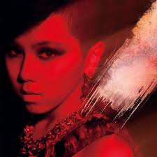 G.E.M. 鄧紫棋- 前陣子看你們在“奇蹟”MV裡給我的留言，看到幾個蠻有趣的，想跟你們分享一下！：） 奇蹟MV:  http://www.youtube.com/watch?v=FllV2qTT-Ko&feature=share&list=UUQpe3zrQZeyeqI_BjRhdmFA 